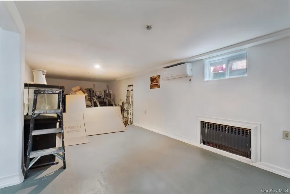 1011 Bay 24th Street Far Rockaway, NY 11691