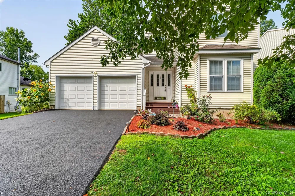 62 Meadowbrook Court Patterson, NY 12563