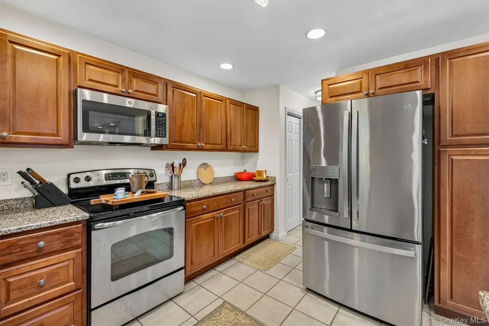 62 Meadowbrook Court Patterson, NY 12563