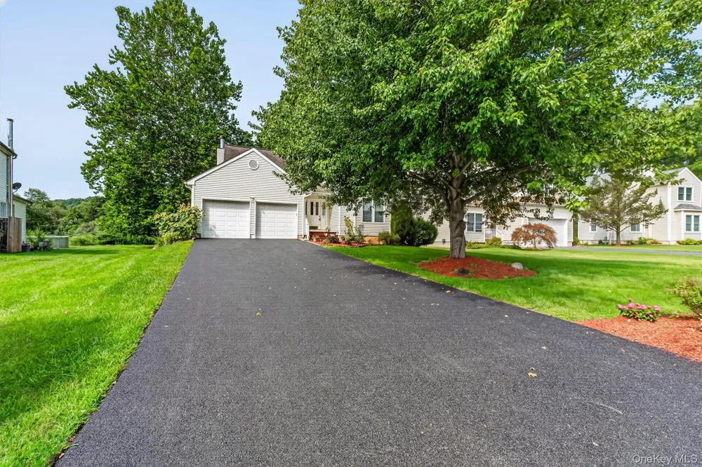 62 Meadowbrook Court Patterson, NY 12563