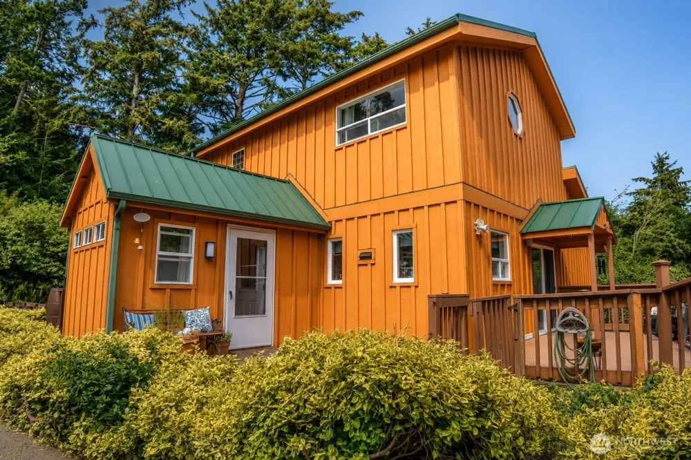 1102 309th Place Ocean Park, WA 98640