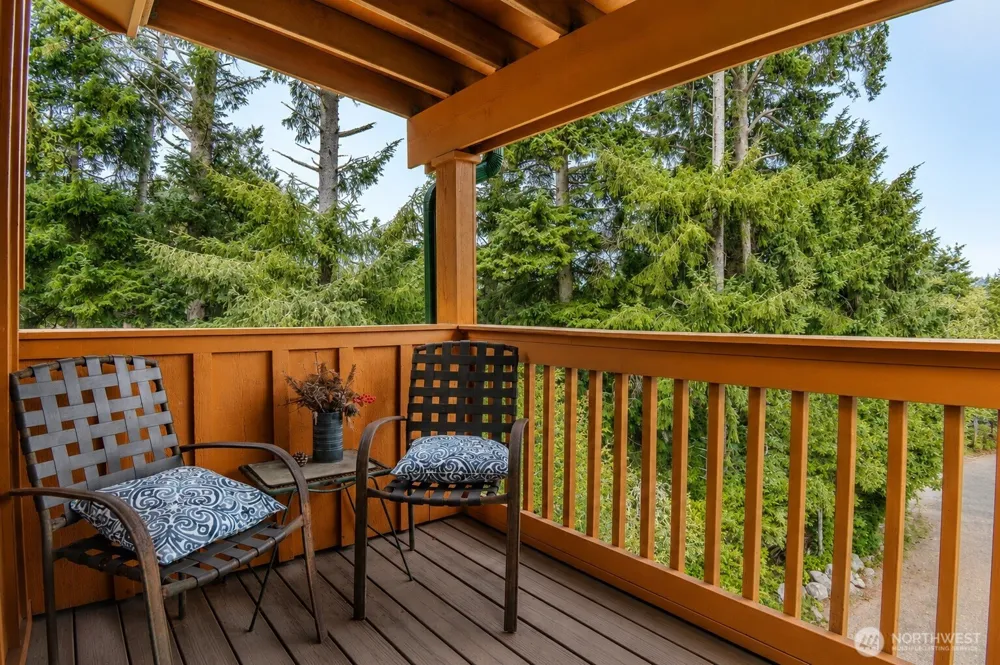 1102 309th Place Ocean Park, WA 98640