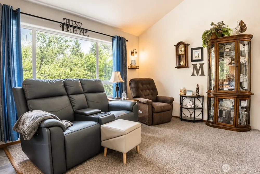 1102 309th Place Ocean Park, WA 98640