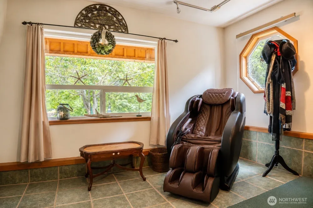 1102 309th Place Ocean Park, WA 98640
