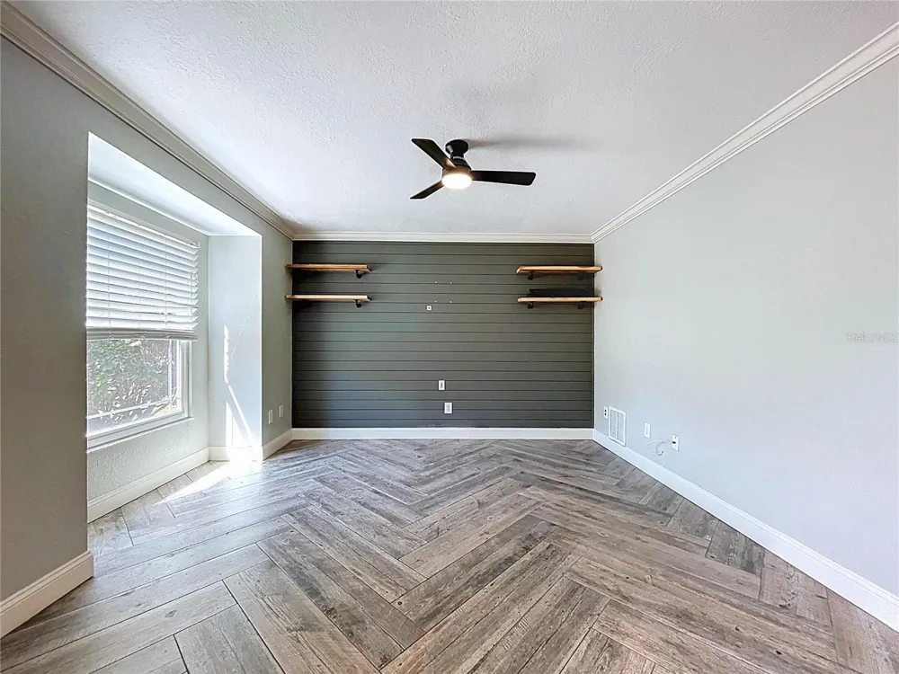 10655 LAKEVIEW DRIVE New Port Richey, FL 34654
