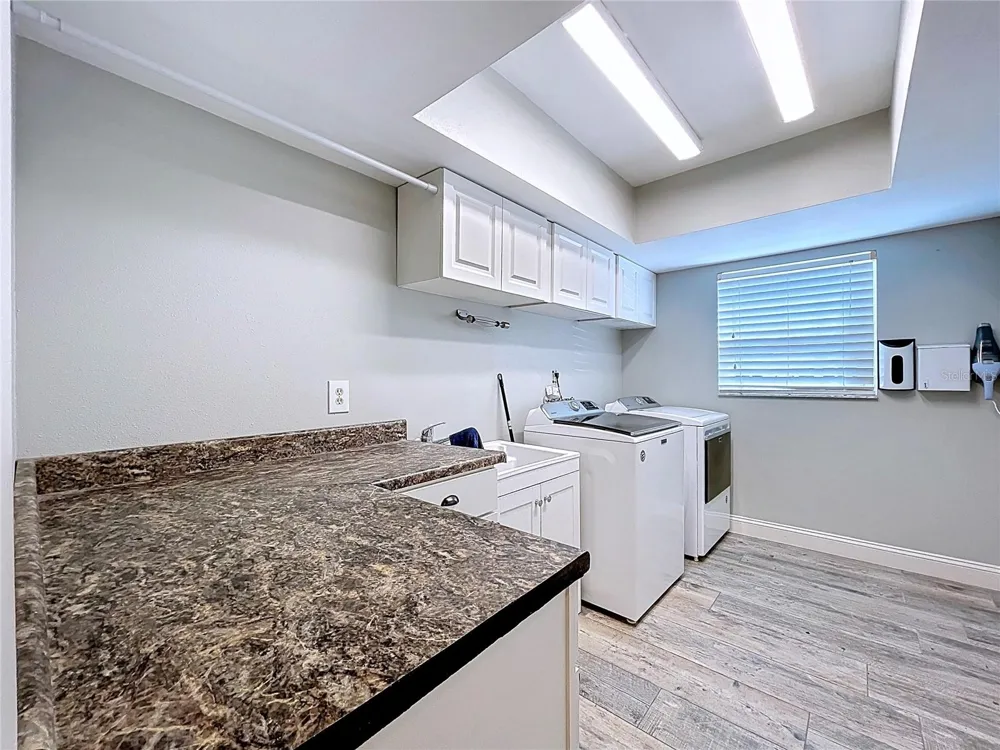 10655 LAKEVIEW DRIVE New Port Richey, FL 34654