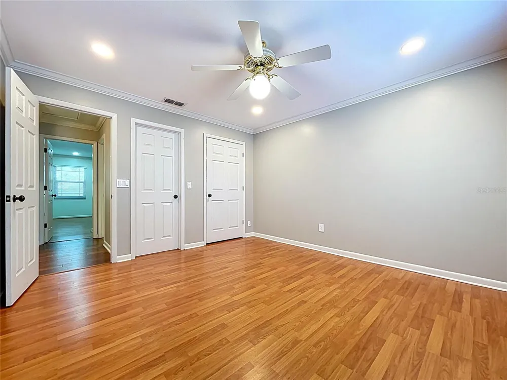 10655 LAKEVIEW DRIVE New Port Richey, FL 34654