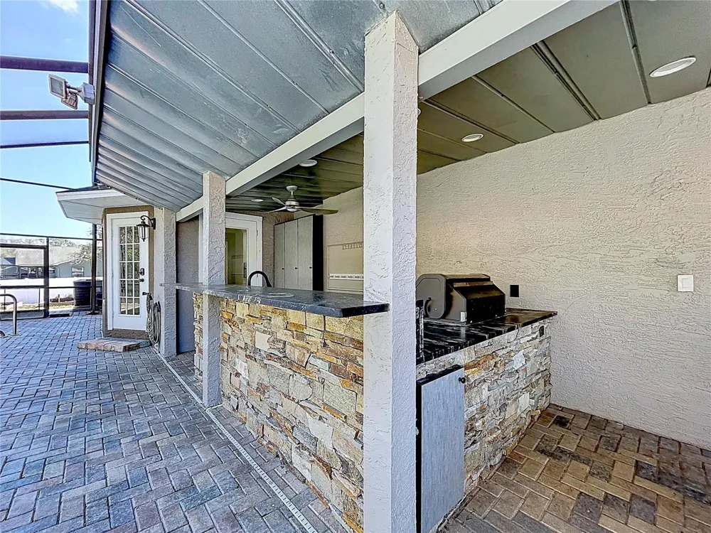 10655 LAKEVIEW DRIVE New Port Richey, FL 34654