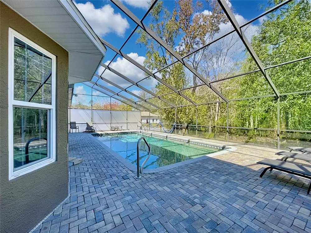10655 LAKEVIEW DRIVE New Port Richey, FL 34654
