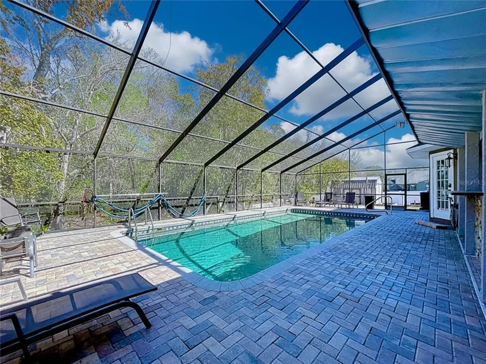 10655 LAKEVIEW DRIVE New Port Richey, FL 34654
