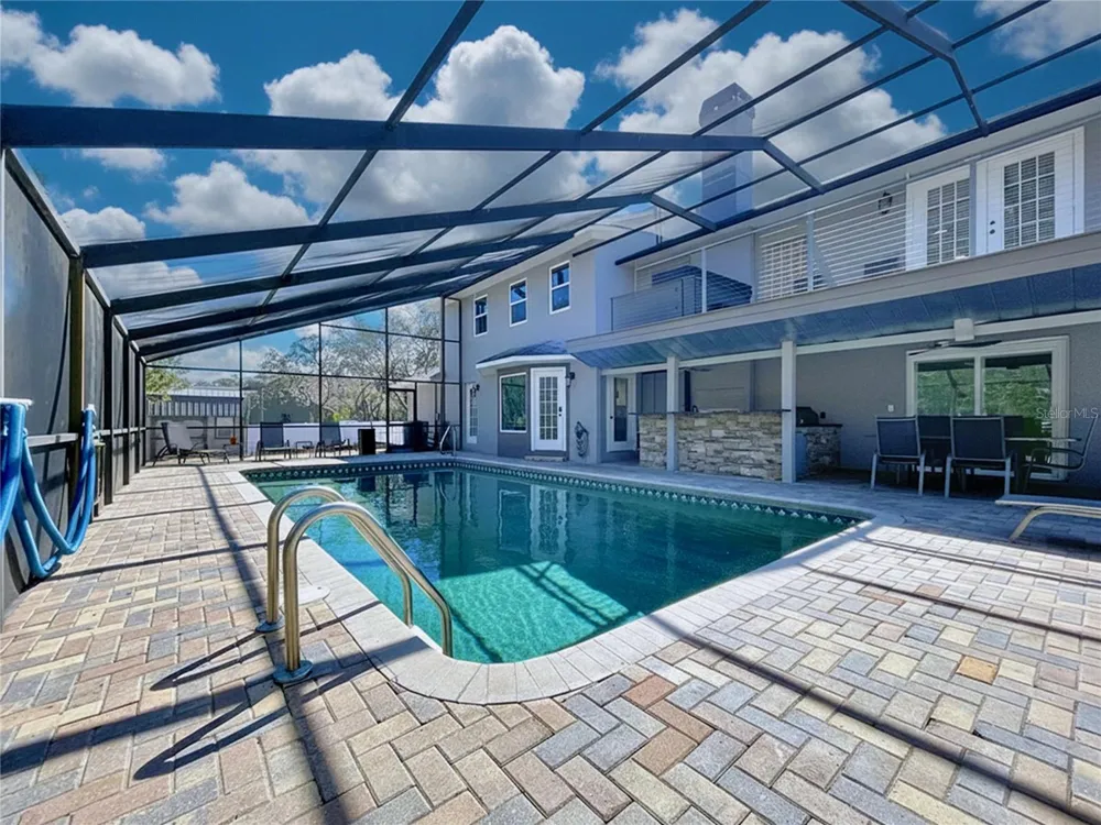 10655 LAKEVIEW DRIVE New Port Richey, FL 34654