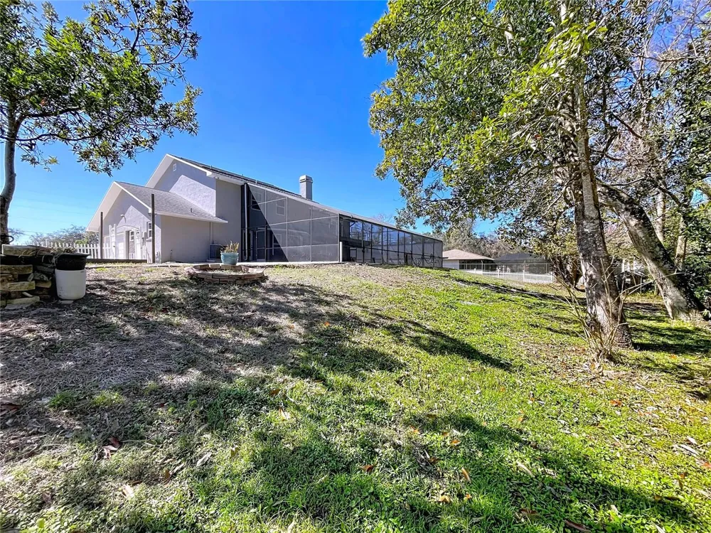 10655 LAKEVIEW DRIVE New Port Richey, FL 34654