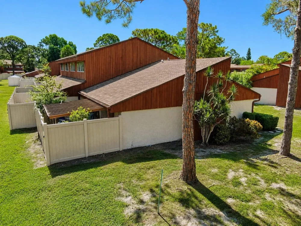 2054 SUNSET POINT ROAD #38 Clearwater, FL 33765