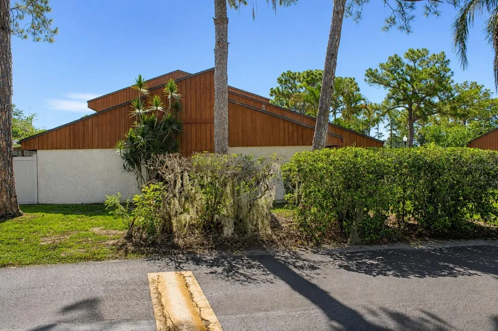 2054 SUNSET POINT ROAD #38 Clearwater, FL 33765