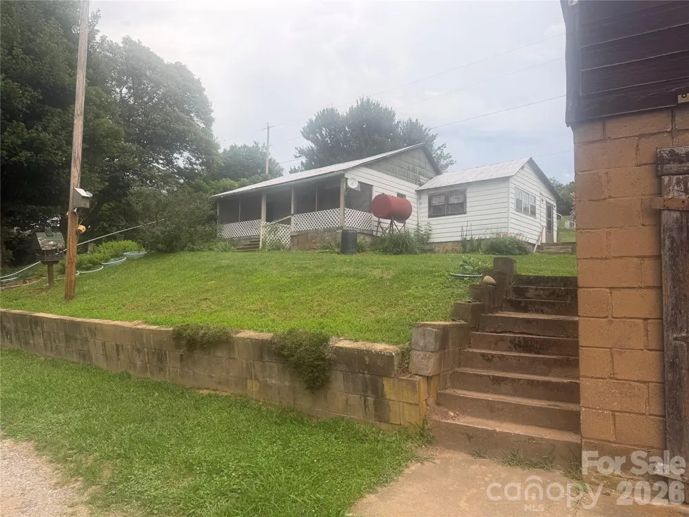 1920 Thickety Road Clyde, NC 28721