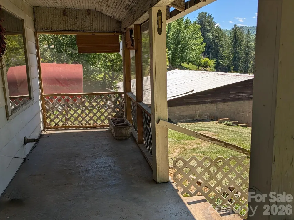 1920 Thickety Road Clyde, NC 28721