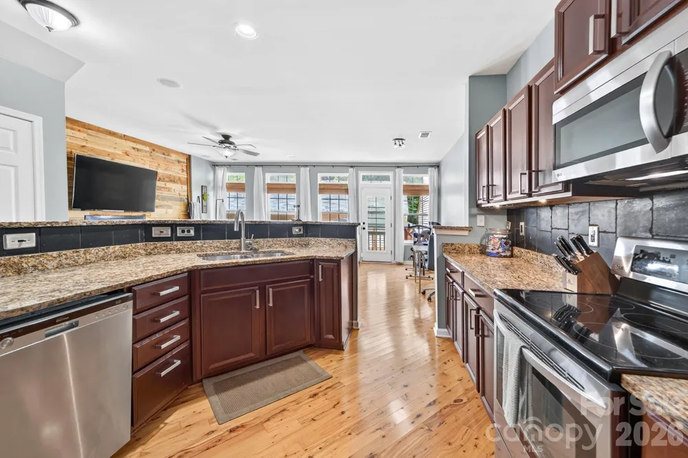8261 Bridgegate Drive Huntersville, NC 28078