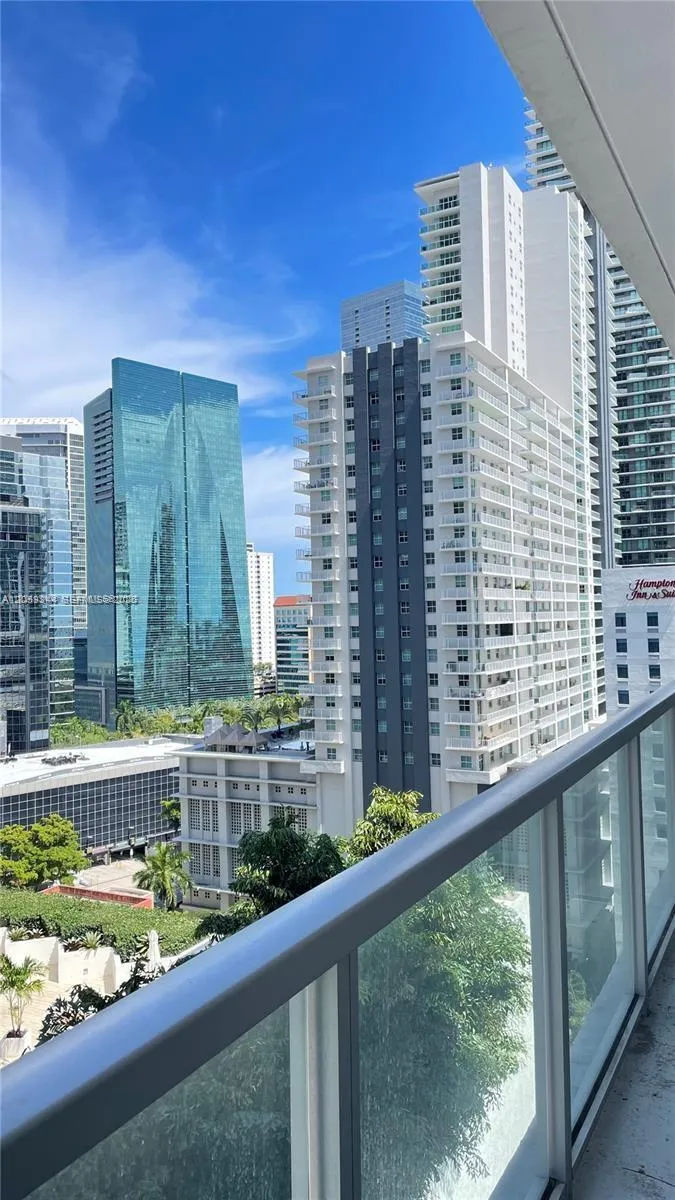 1111 SW 1st Ave #1720-N Miami, FL 33130