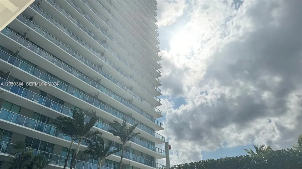 1111 SW 1st Ave #1720-N Miami, FL 33130