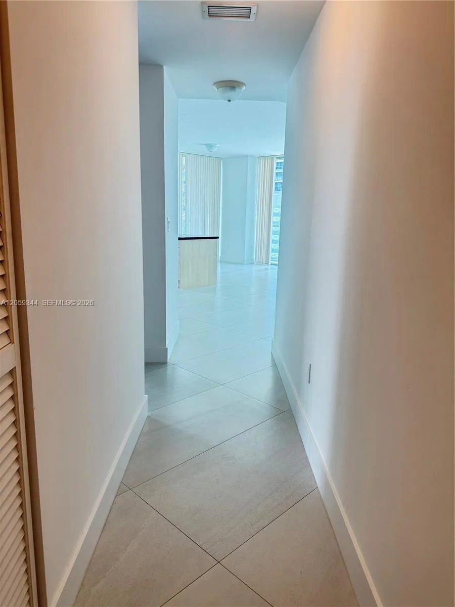 1111 SW 1st Ave #1720-N Miami, FL 33130