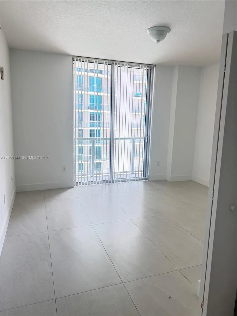 1111 SW 1st Ave #1720-N Miami, FL 33130