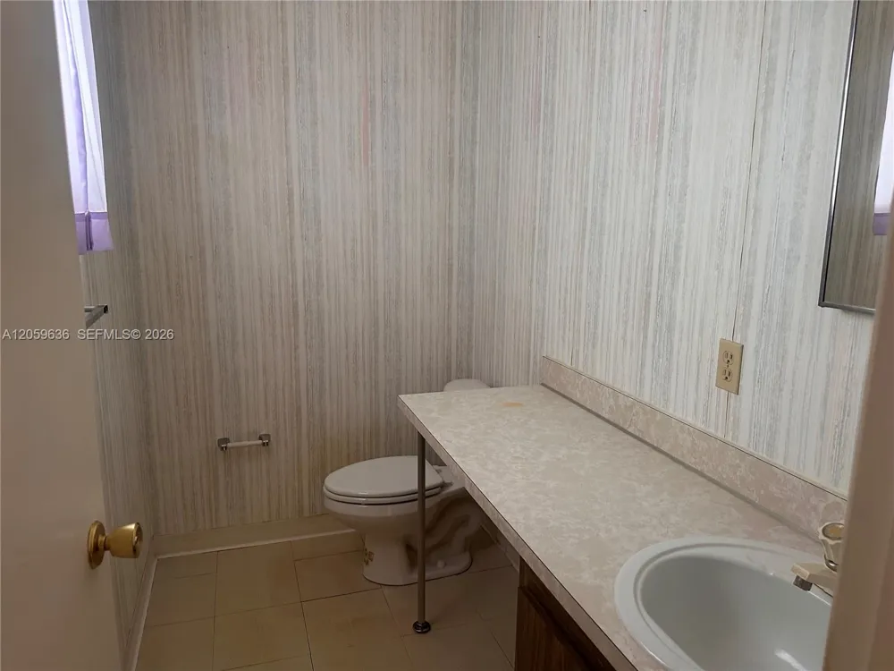 818 SW 9th Street Cir #203 Boca Raton, FL 33486