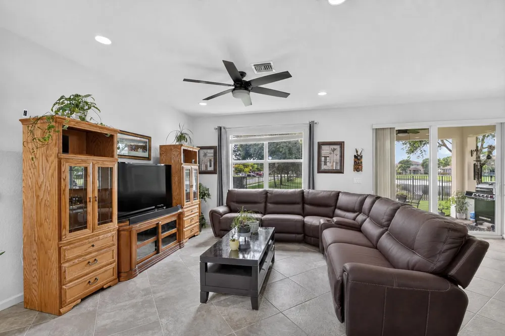 5652 Caranday Palm Drive 