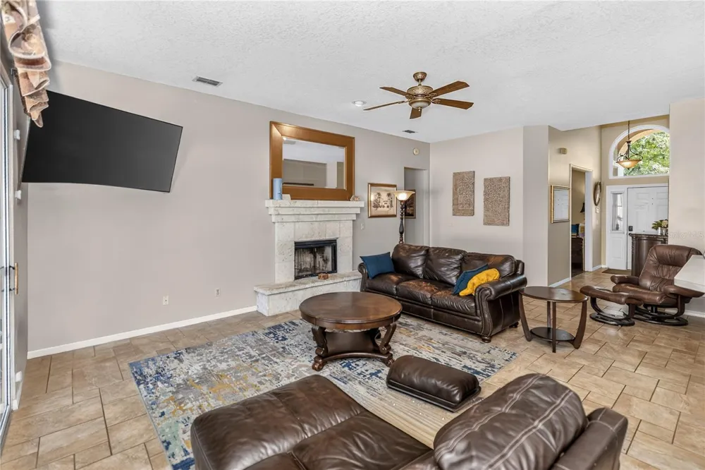 1907 WESTBOURNE DRIVE Oviedo, FL 32765