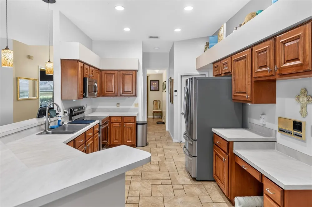 1907 WESTBOURNE DRIVE Oviedo, FL 32765