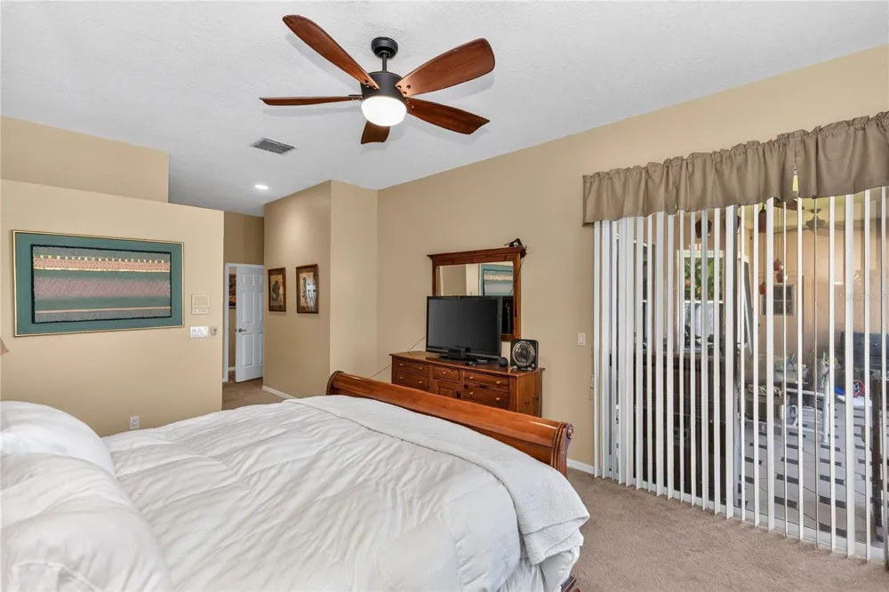 1907 WESTBOURNE DRIVE Oviedo, FL 32765