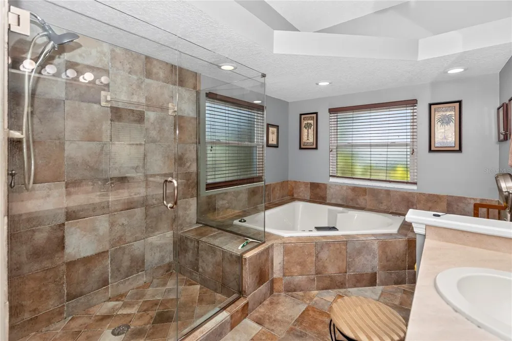 1907 WESTBOURNE DRIVE Oviedo, FL 32765