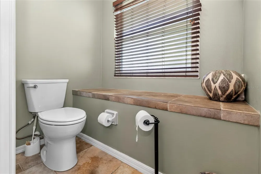 1907 WESTBOURNE DRIVE Oviedo, FL 32765