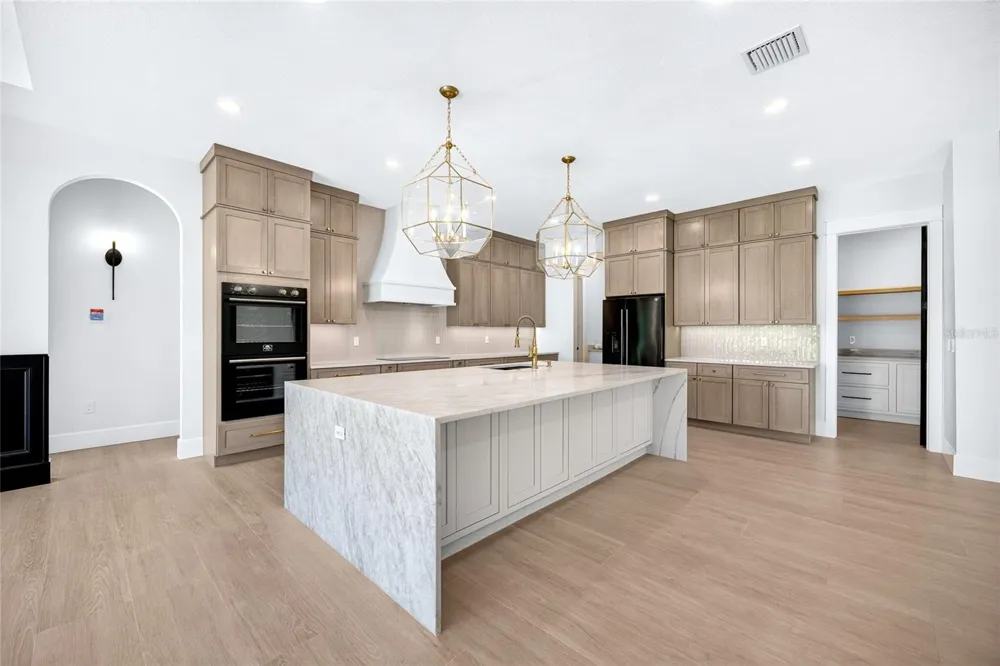 14800 MIM PLACE Dade City, FL 33525