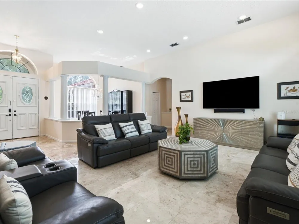 18621 AVENUE CAPRI Lutz, FL 33558