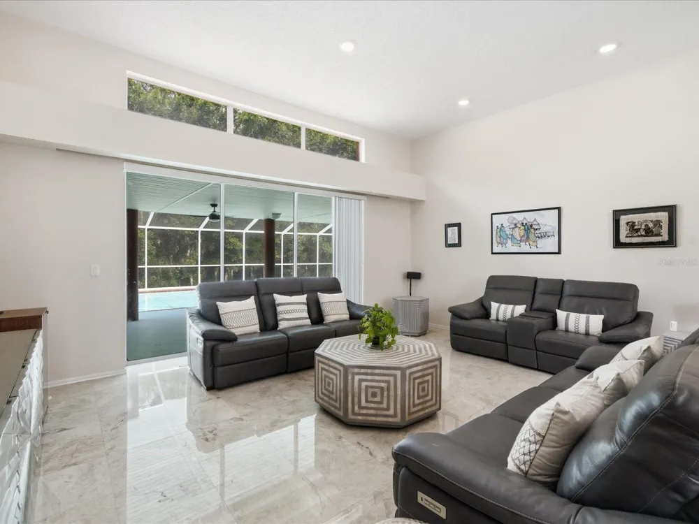 18621 AVENUE CAPRI Lutz, FL 33558