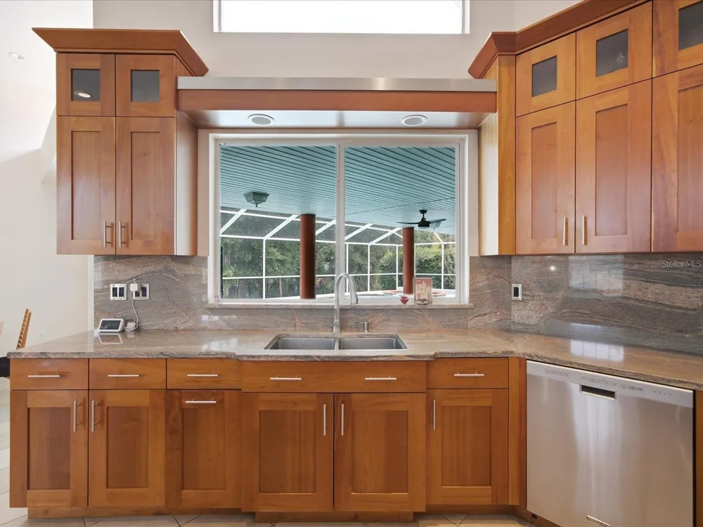 18621 AVENUE CAPRI Lutz, FL 33558