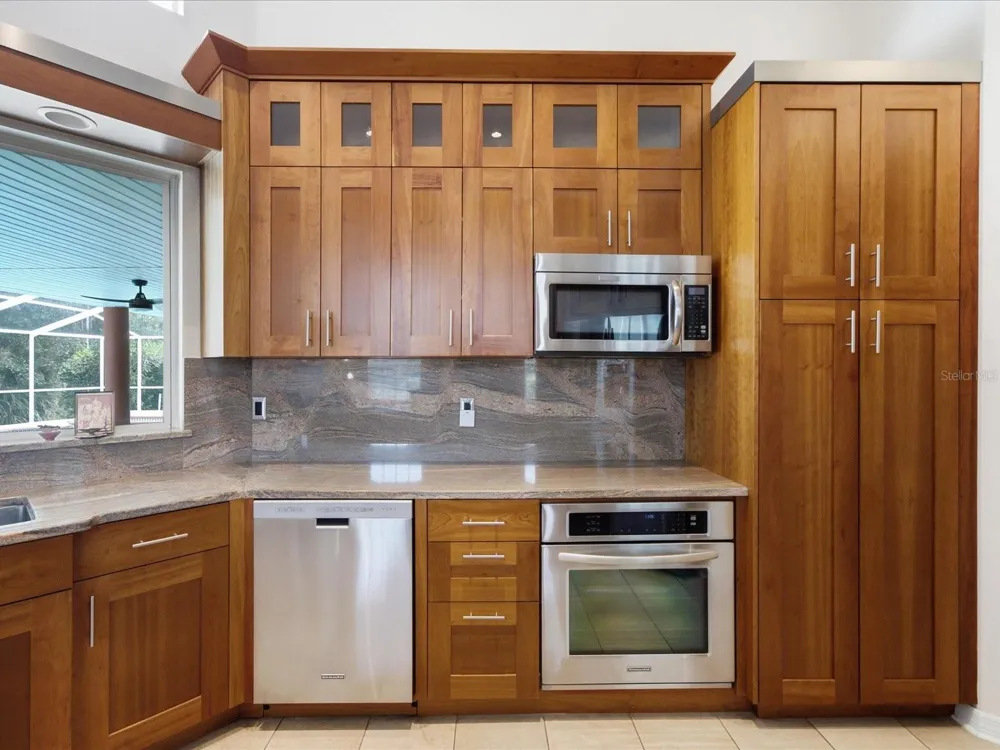 18621 AVENUE CAPRI Lutz, FL 33558