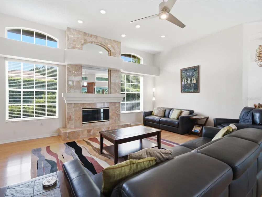 18621 AVENUE CAPRI Lutz, FL 33558