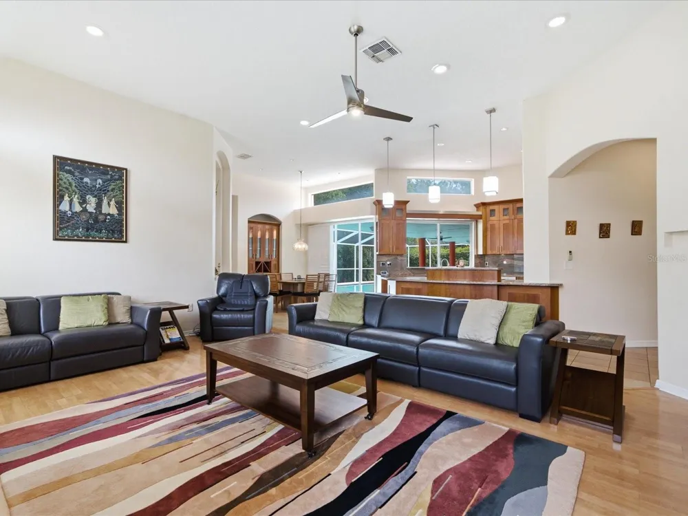 18621 AVENUE CAPRI Lutz, FL 33558