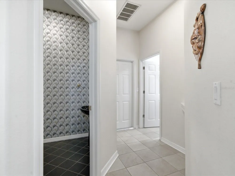 18621 AVENUE CAPRI Lutz, FL 33558