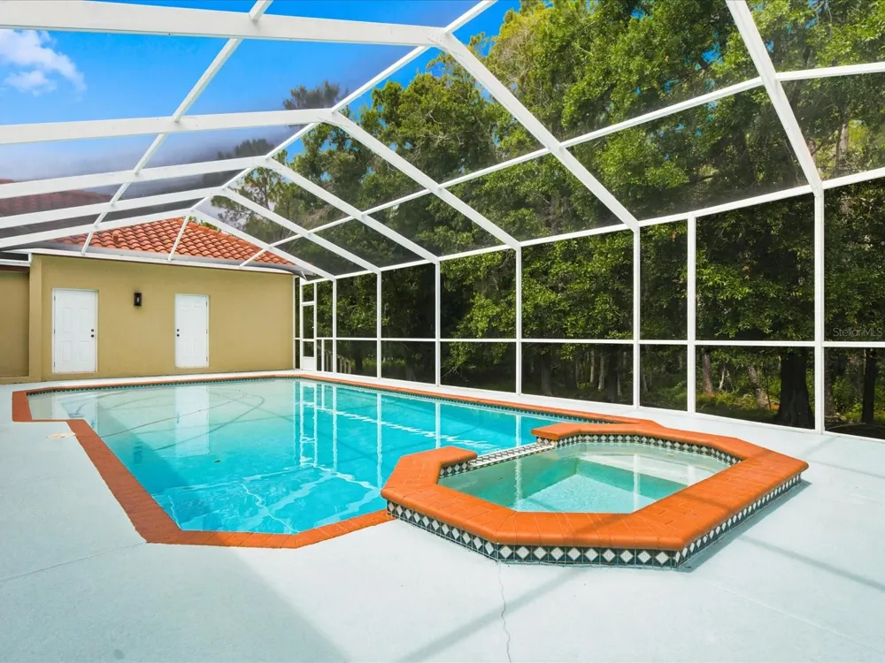 18621 AVENUE CAPRI Lutz, FL 33558