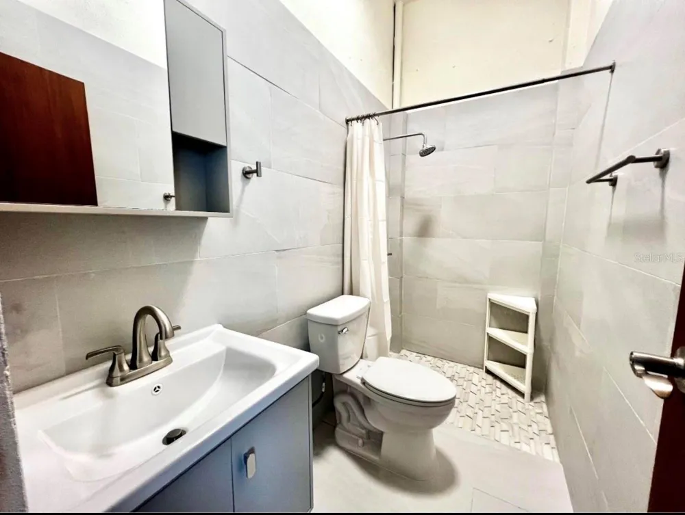119 STA CECILIA San Juan, PR 00911