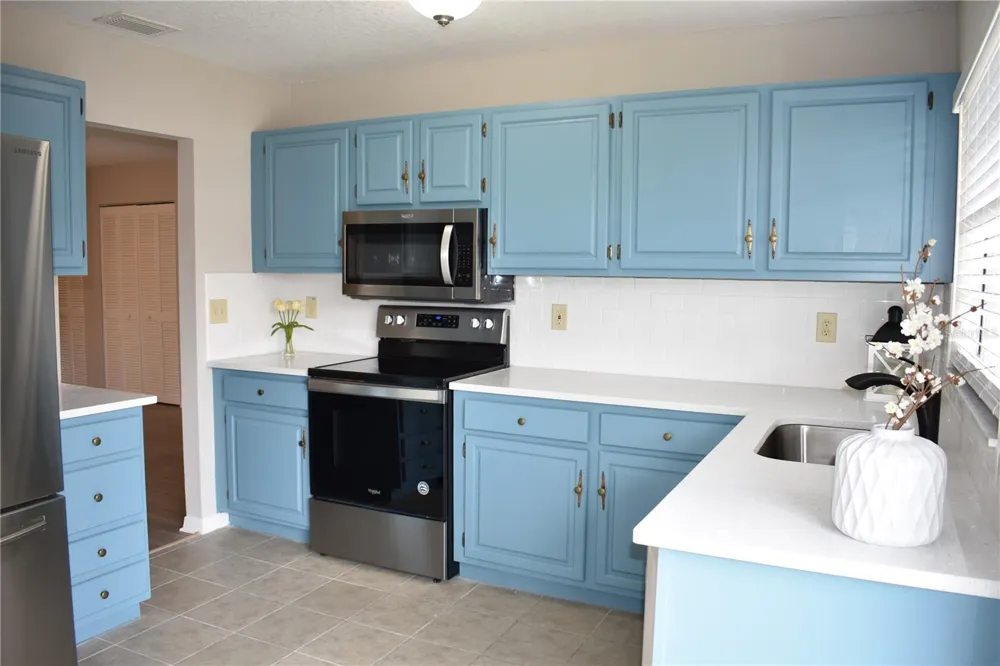 1702 AURA COURT Sun City Center, FL 33573