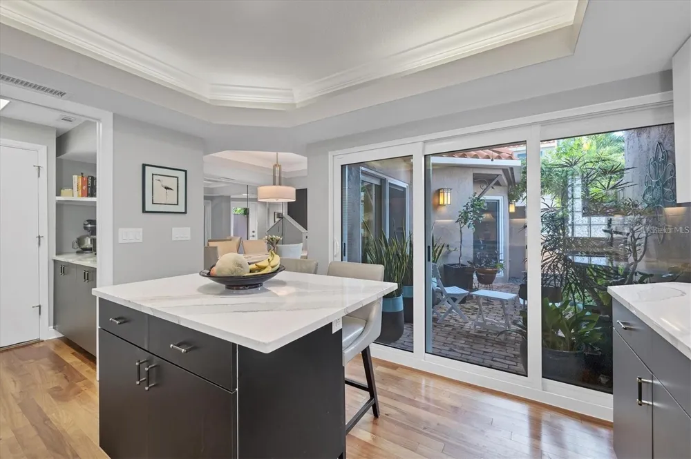 200 COCOANUT AVENUE #7 Sarasota, FL 34236