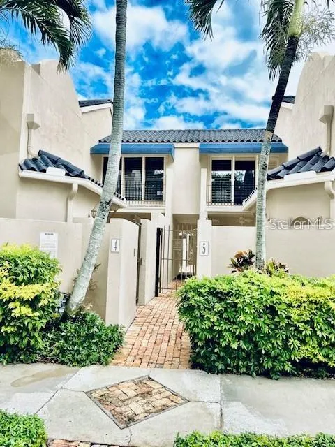 200 COCOANUT AVENUE #7 Sarasota, FL 34236