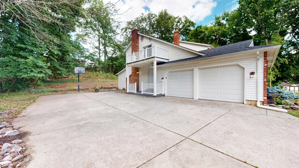 8 Ramble Pl Blackwood, NJ 08012
