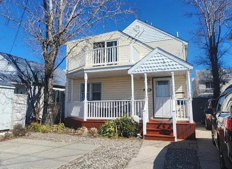 623 W Spruce Avenue