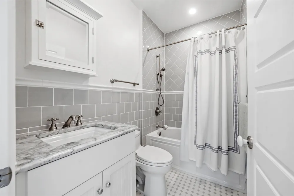 261 45th Street Avalon, NJ 08202