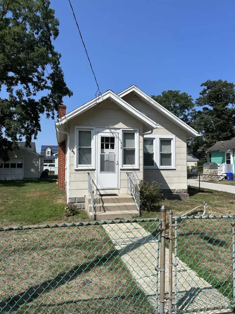 115 W Pacific Avenue