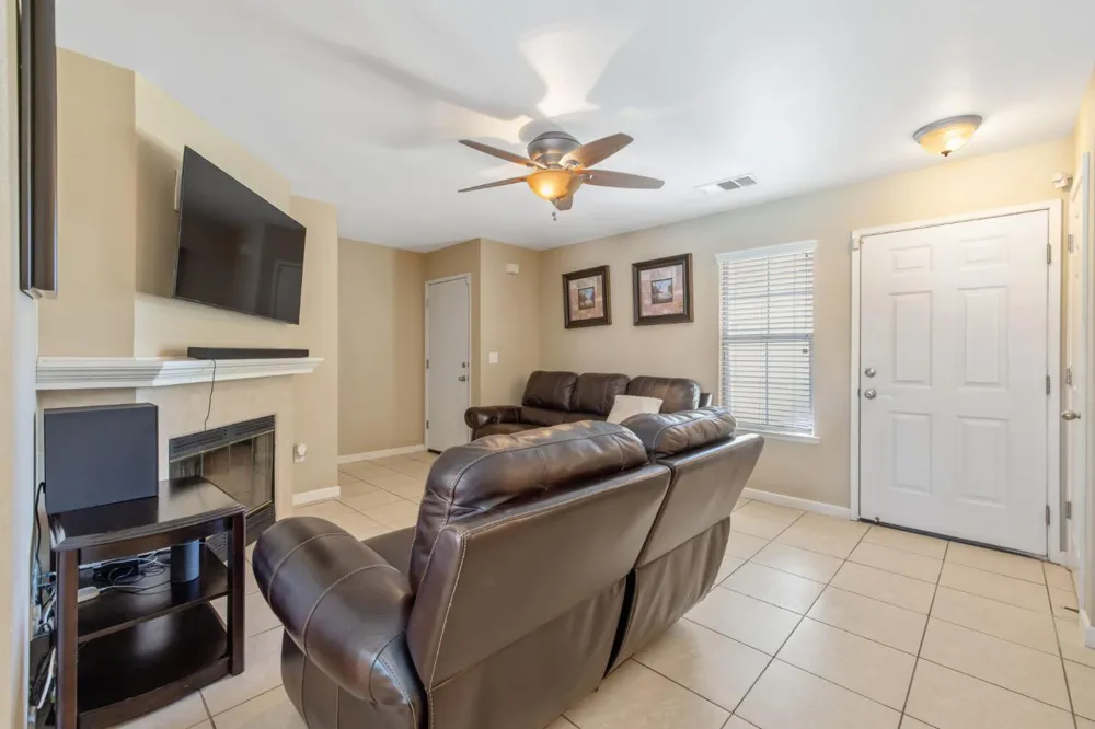 1603 Rosewood Lane Hanford, CA 93230